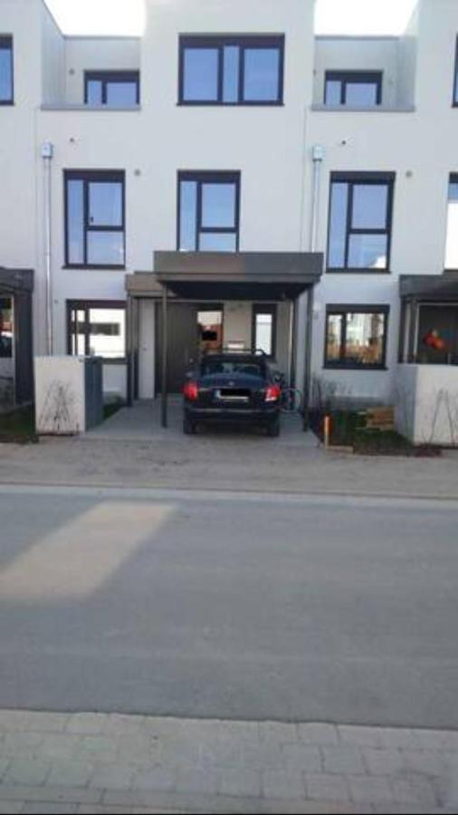 Privat Zimmer Richtung Messe Hannover Exterior photo